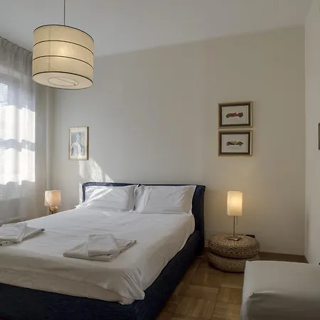 Friendly Close To Central Station *