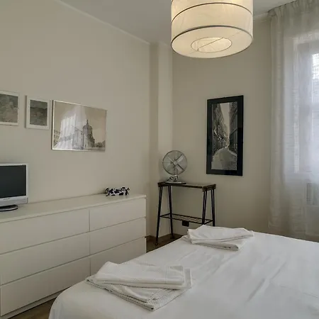 Friendly Close To Central Station Lejlighed
